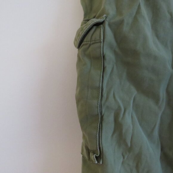 MADEWELL Plus Garment-Dyed Low-Slung Straight Cargo Pants in Classic Olive 18W - Picture 10 of 13